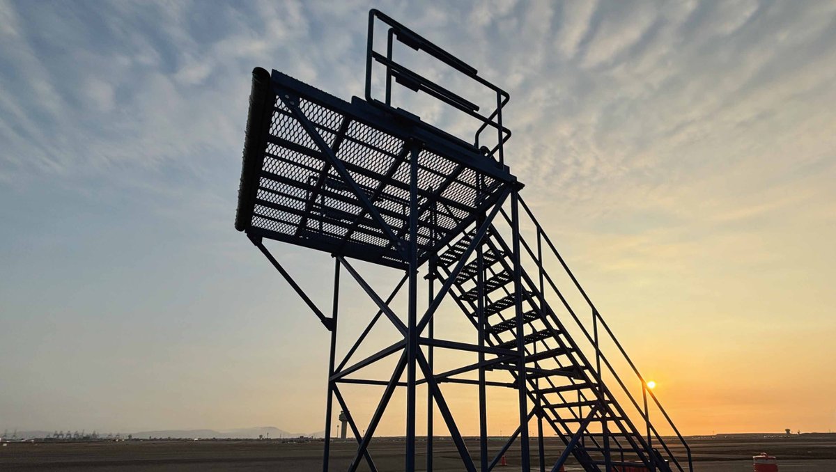 Escaleras de mantenimiento aeronáutico